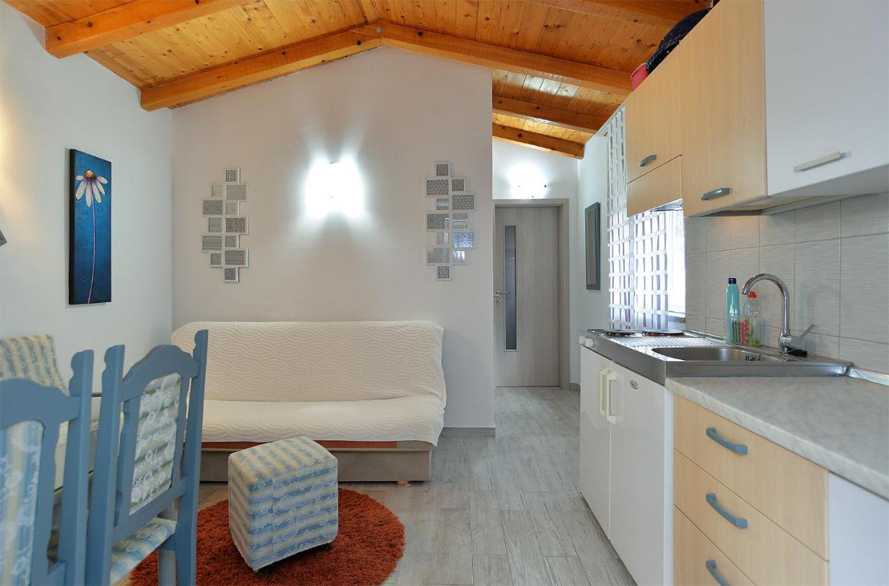 Apartments Jadranka 1279 Помер Екстериор снимка