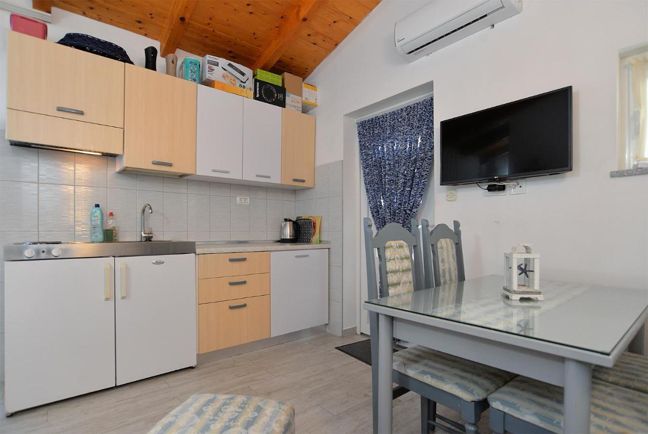 Apartments Jadranka 1279 Помер Екстериор снимка